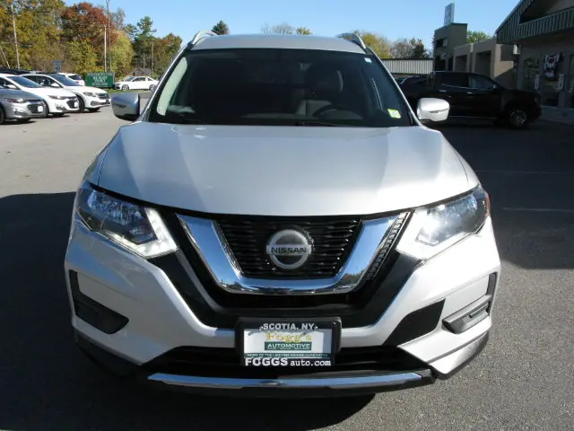 2018 Nissan Rogue SV — photo