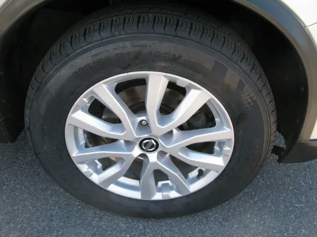 2018 Nissan Rogue SV — photo