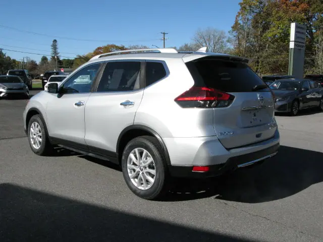 2018 Nissan Rogue SV — photo