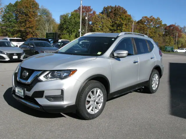 2018 Nissan Rogue SV — photo