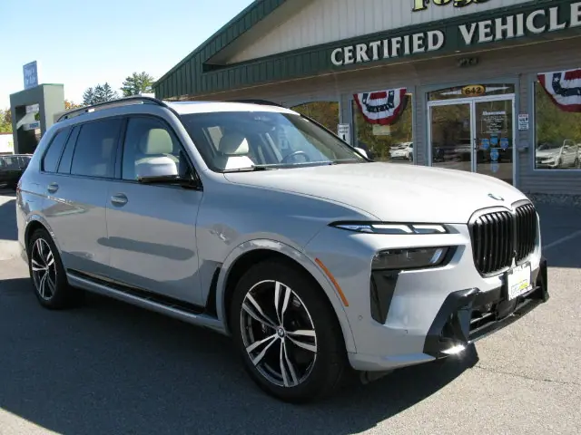 2023 BMW X7 xDrive40i — photo