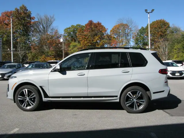 2023 BMW X7 xDrive40i — photo