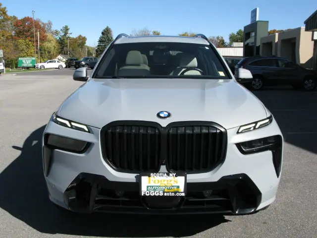 2023 BMW X7 xDrive40i — photo