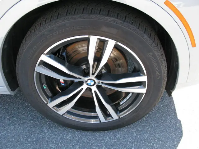 2023 BMW X7 xDrive40i — photo