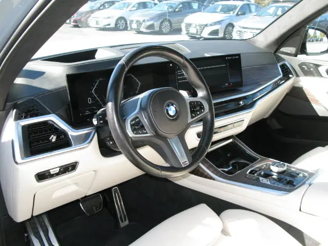 2023 BMW X7 xDrive40i — photo