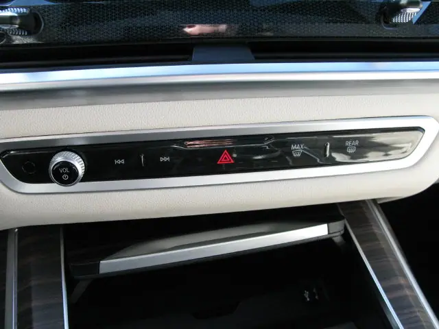 2023 BMW X7 xDrive40i — photo