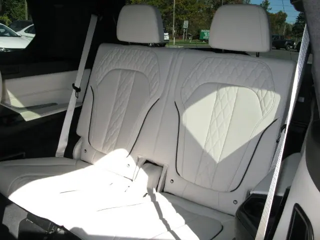 2023 BMW X7 xDrive40i — photo