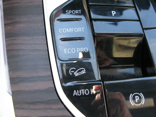 2023 BMW X7 xDrive40i — photo