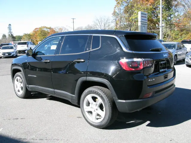 2023 Jeep Compass Sport — photo
