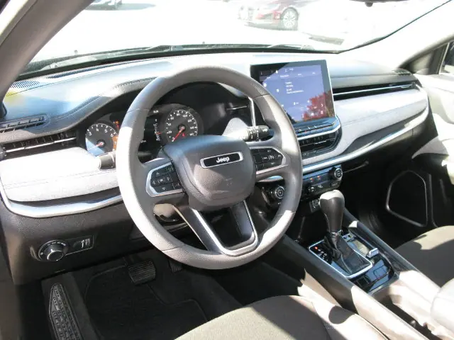 2023 Jeep Compass Sport — photo