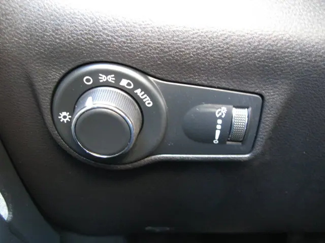 2023 Jeep Compass Sport — photo
