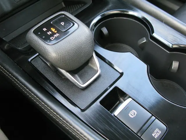 2023 Nissan Rogue SL — photo