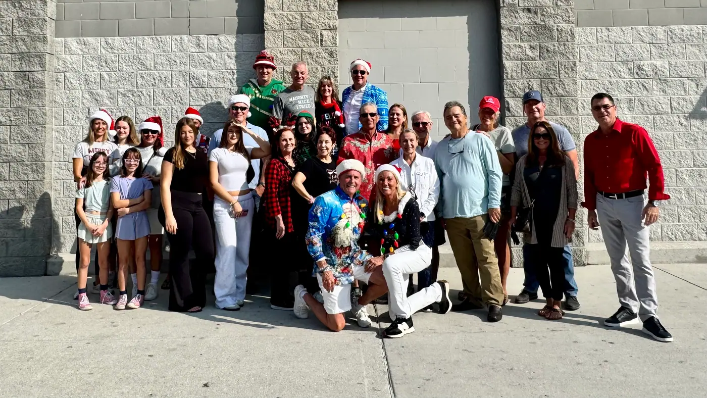 Juntos Members Shop for Christmas Presents for 117 Children and Parents